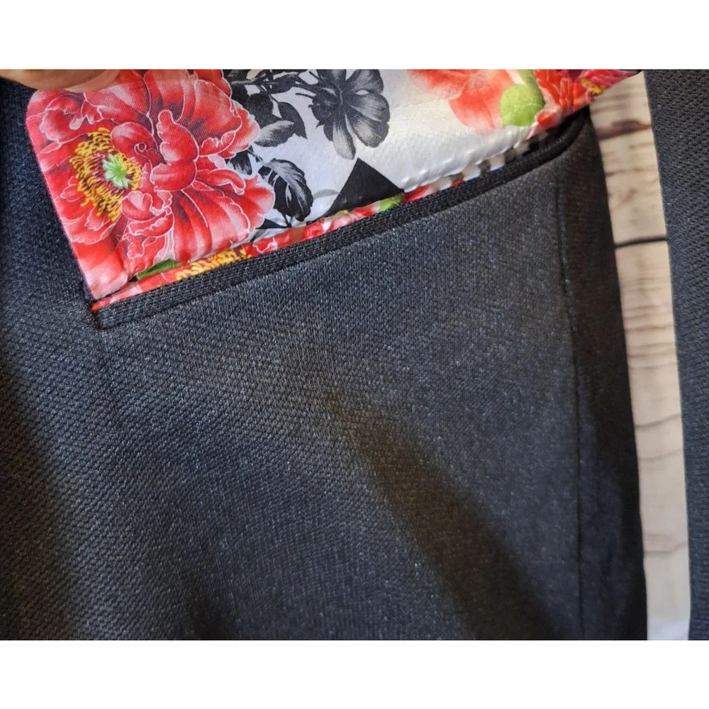 Valiant Paris black pocketed blazer with silky floral lining sz L